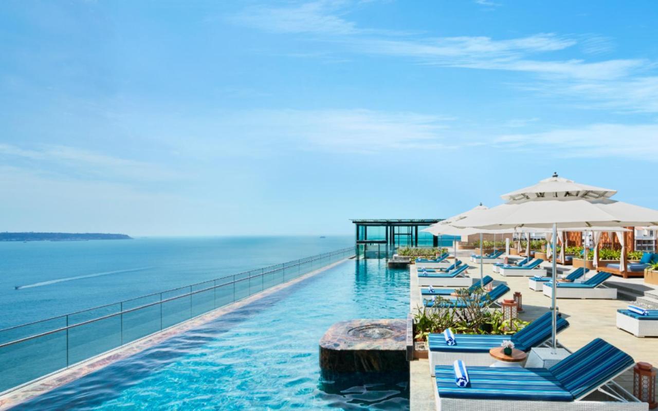 Taj Cidade De Goa Horizon, Goa Панаджи Экстерьер фото The rooftop pool at the W Retreats & Spa, Phuket